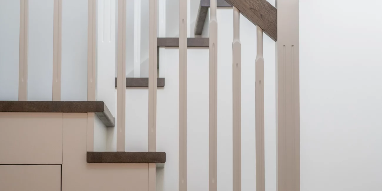 Stauraumtreppe UBT49