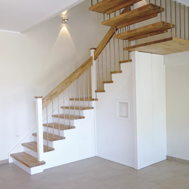 Stauraumtreppe UBT 43