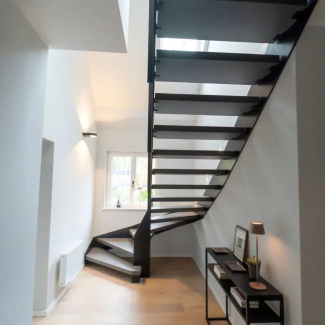 Flachwangentreppe FLT28 Treppenbau Plath11